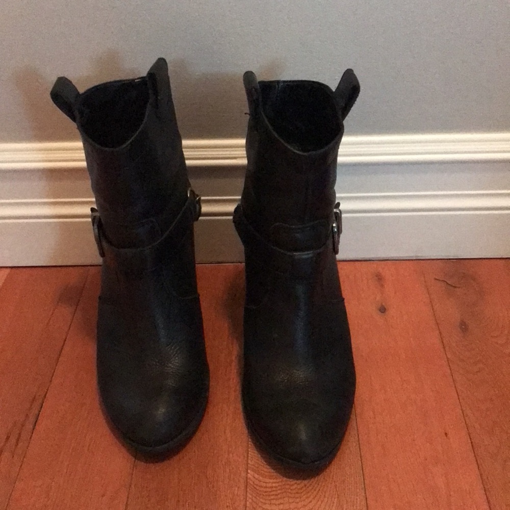 Leather bootie - Picture 2 of 7